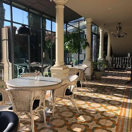 Hotel Logis La Maison Navarre