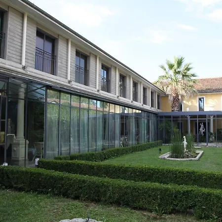 Logis La Maison Navarre
