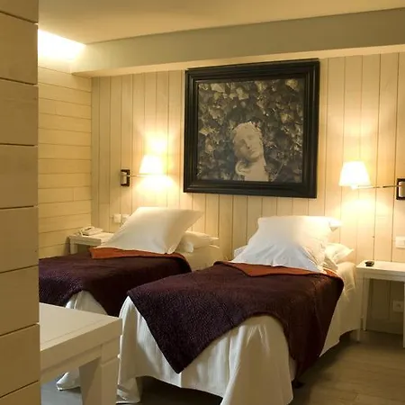 Logis La Maison Navarre 3*